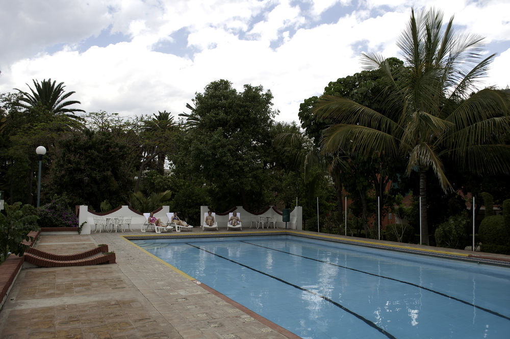 Hotel Los Olivos Spa Oaxaca Экстерьер фото